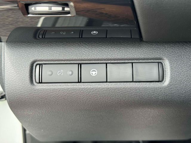 2023 Nissan Pathfinder SV 4WD