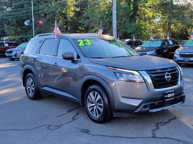2023 Nissan Pathfinder SL