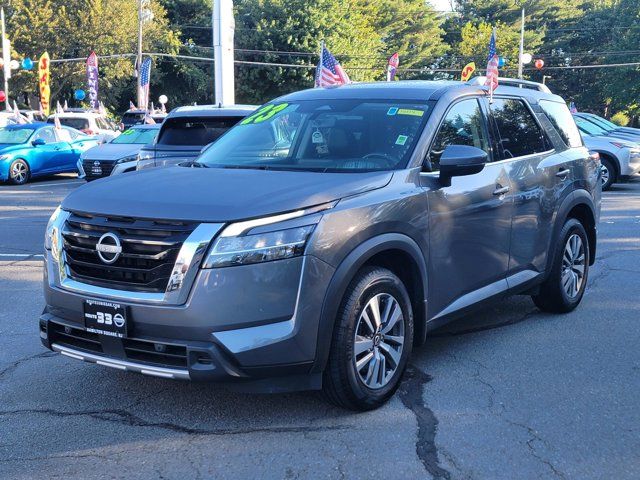 2023 Nissan Pathfinder SL