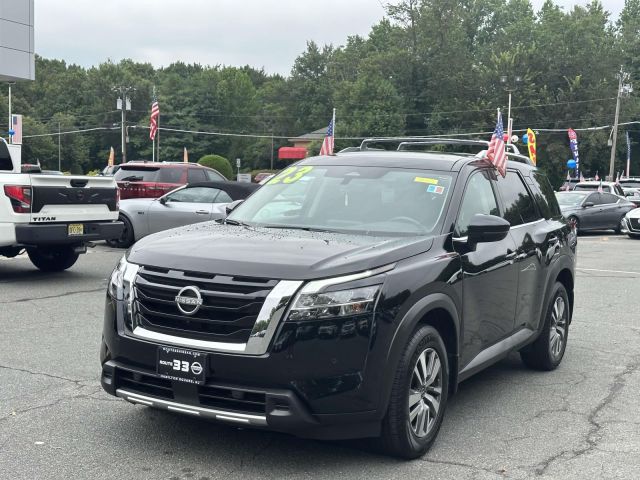 2023 Nissan Pathfinder SL 4WD