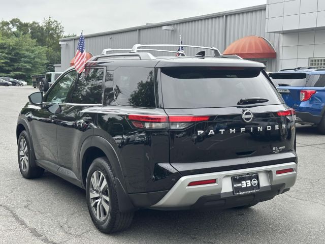 2023 Nissan Pathfinder SL 4WD
