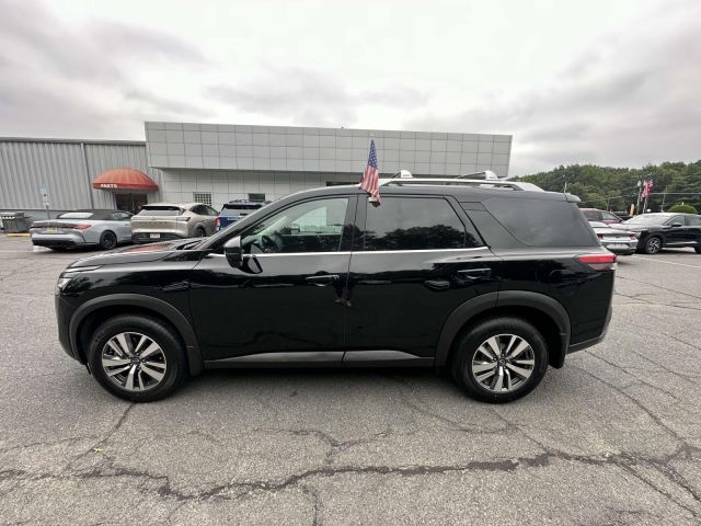 2023 Nissan Pathfinder SL 4WD