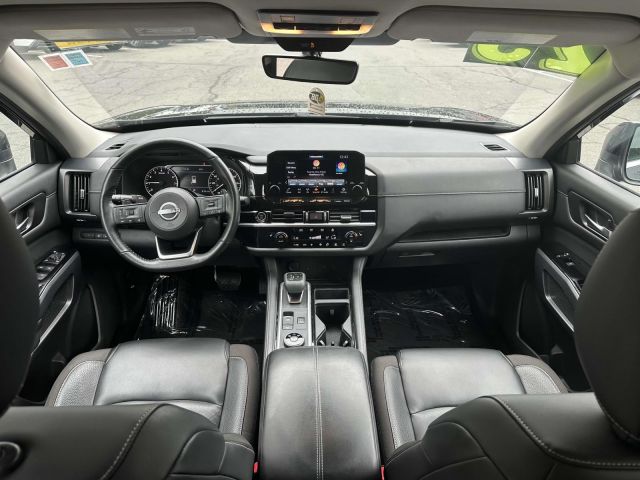 2023 Nissan Pathfinder SL 4WD