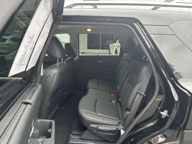 2023 Nissan Pathfinder SL 4WD