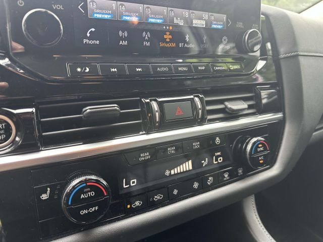 2023 Nissan Pathfinder SL 4WD