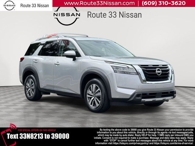 2023 Nissan Pathfinder SL