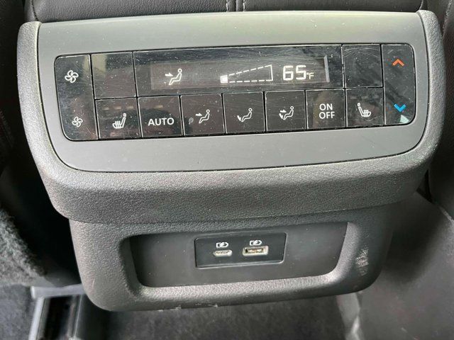 2023 Nissan Pathfinder SL 2023 Nissan Pathfinder SL