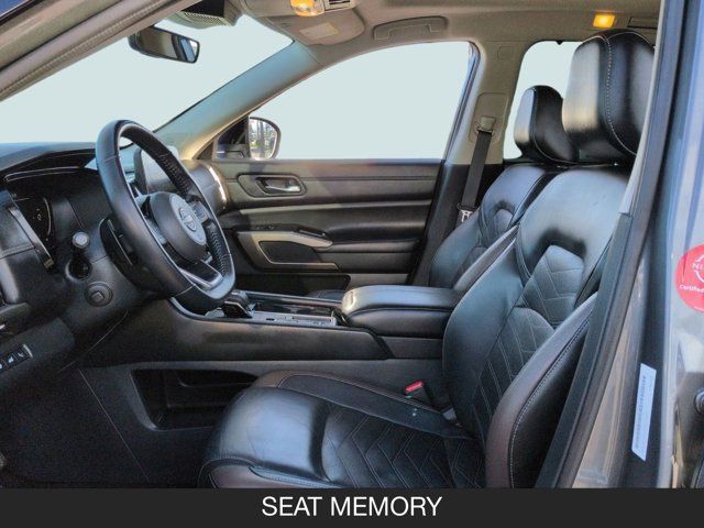 2023 Nissan Pathfinder Platinum