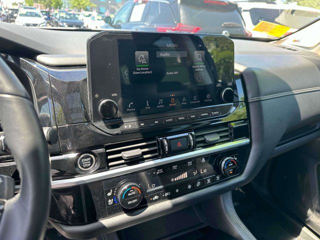 2023 Nissan Pathfinder Platinum