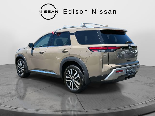2023 Nissan Pathfinder Platinum 4WD