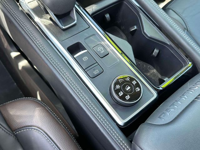2023 Nissan Pathfinder Platinum 4WD