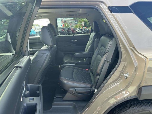 2023 Nissan Pathfinder Platinum 2023 Nissan Pathfinder Platinum
