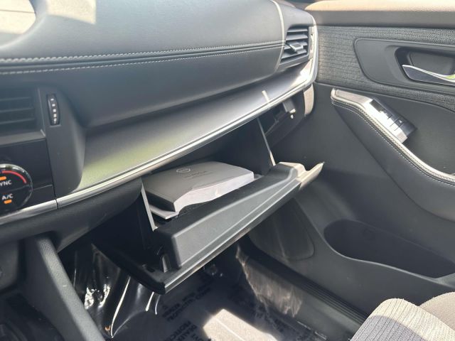 2023 Nissan Rogue AWD SV *Ltd Avail*