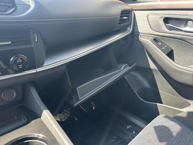 2023 Nissan Rogue AWD SV *Ltd Avail*