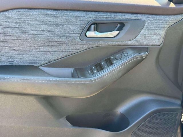 2023 Nissan Rogue AWD SV *Ltd Avail*