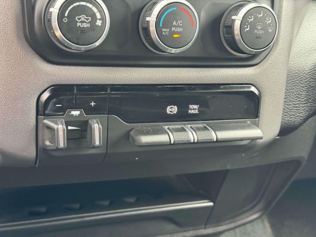 2023 Ram 2500 Big Horn 4x4 Crew Cab 8 Box