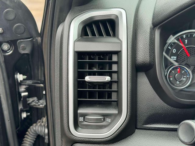 2023 Ram 2500 Big Horn 4x4 Crew Cab 8 Box