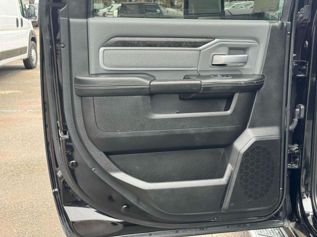 2023 Ram 2500 Big Horn 4x4 Crew Cab 8 Box