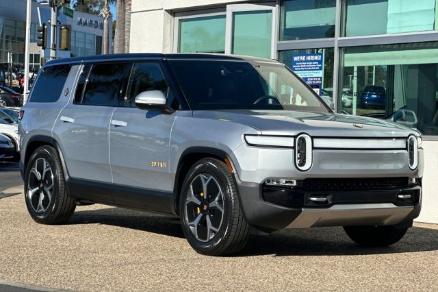 2023 Rivian R1S Adventure 2023 Rivian R1S Adventure