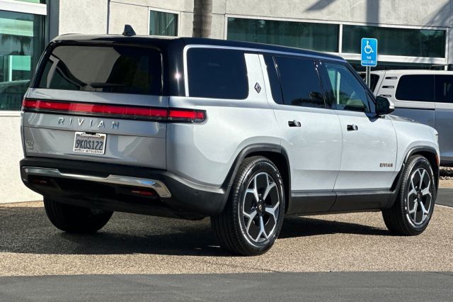 2023 Rivian R1S Adventure 2023 Rivian R1S Adventure