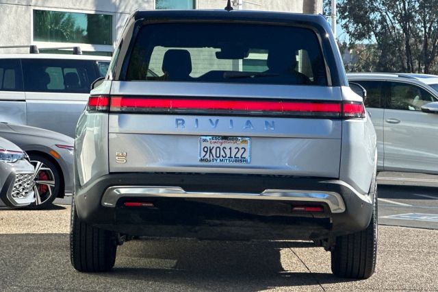 2023 Rivian R1S Adventure 2023 Rivian R1S Adventure