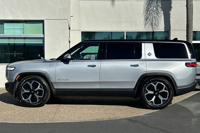 2023 Rivian R1S Adventure 2023 Rivian R1S Adventure