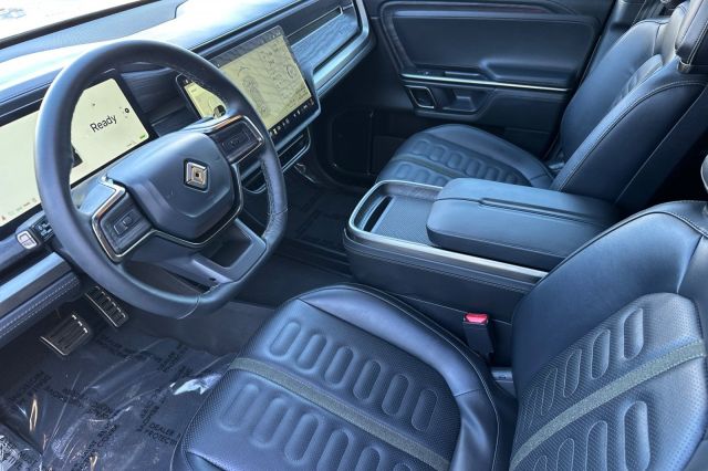 2023 Rivian R1S Adventure 2023 Rivian R1S Adventure