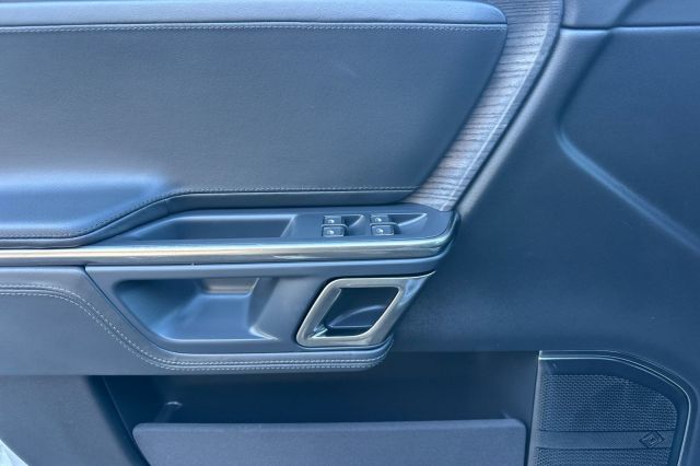 2023 Rivian R1S Adventure 2023 Rivian R1S Adventure