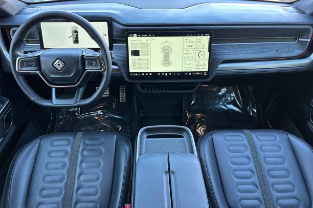 2023 Rivian R1S Adventure 2023 Rivian R1S Adventure