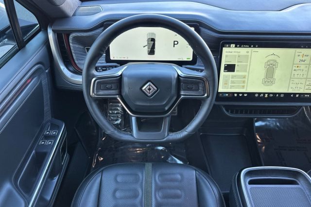 2023 Rivian R1S Adventure 2023 Rivian R1S Adventure