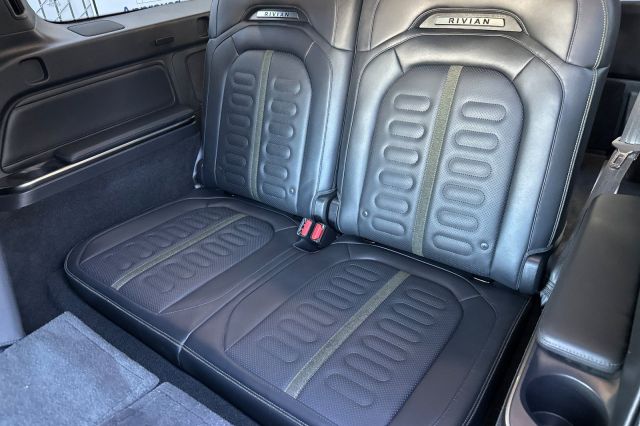 2023 Rivian R1S Adventure 2023 Rivian R1S Adventure