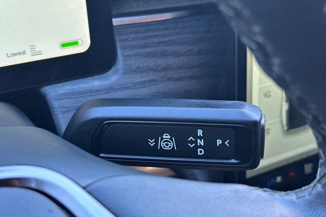 2023 Rivian R1S Adventure 2023 Rivian R1S Adventure