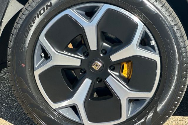 2023 Rivian R1S Adventure 2023 Rivian R1S Adventure