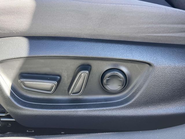 2023 Toyota Camry LE Auto AWD (Natl)