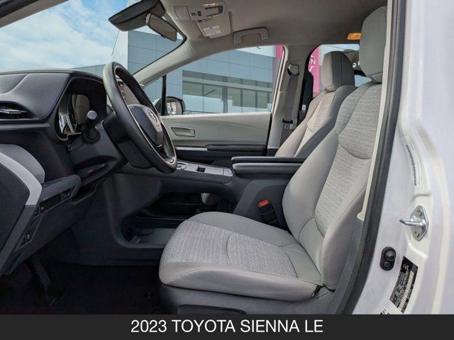 2023 Toyota Sienna LE 2023 Toyota Sienna LE