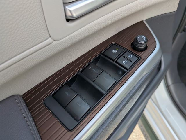 2023 Toyota Sienna XLE 2023 Toyota Sienna XLE