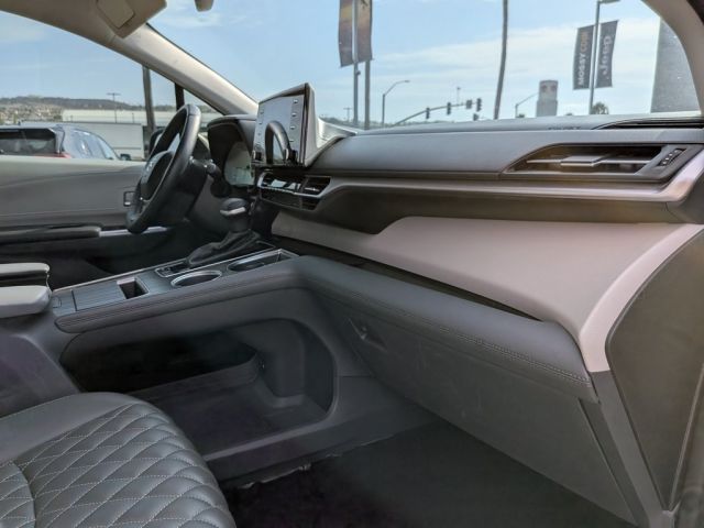 2023 Toyota Sienna XLE 2023 Toyota Sienna XLE