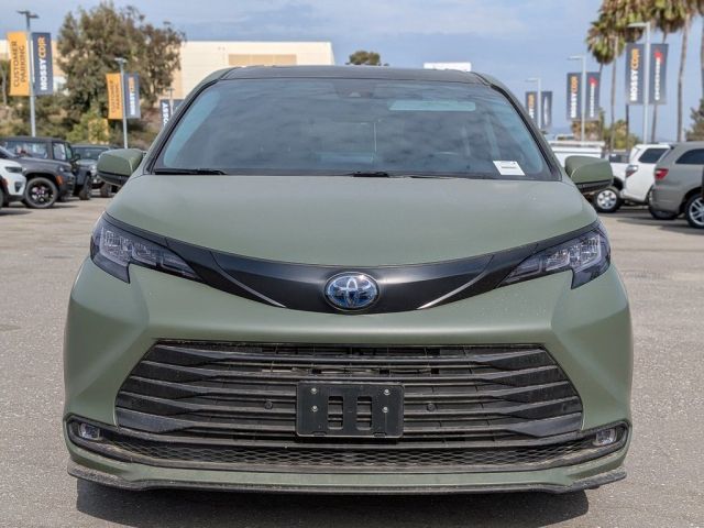 2023 Toyota Sienna XLE