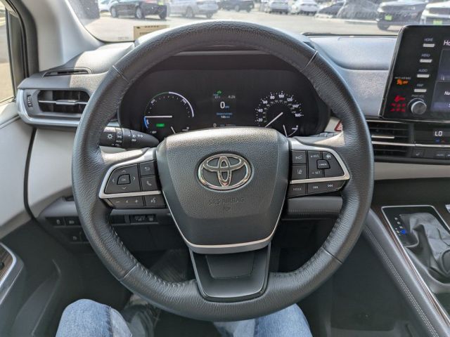 2023 Toyota Sienna XLE
