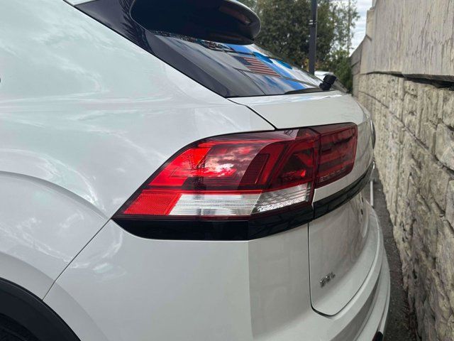 2023 Volkswagen Atlas Cross Sport 2.0T SEL R-Line Black