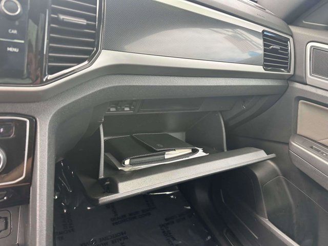 2023 Volkswagen Atlas Cross Sport 2.0T SEL R-Line Black