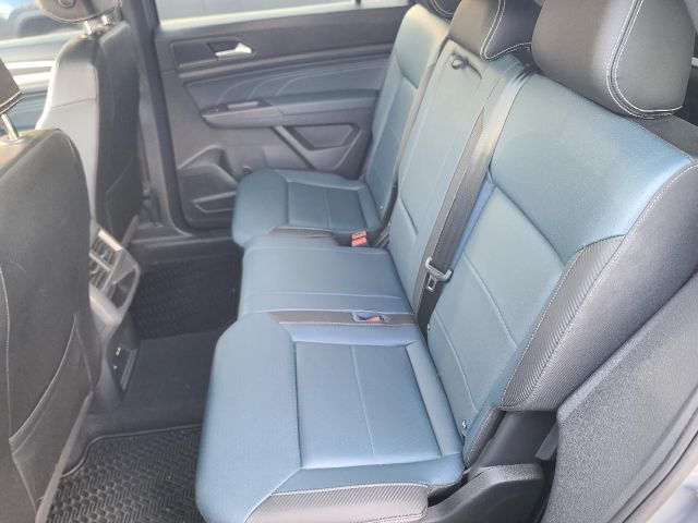 2023 Volkswagen Atlas Cross Sport 2.0T SEL R-Line Black 4MOTION 2023 Volkswagen Atlas Cross Sport 2.0T SEL R-Line Black 4MOTION