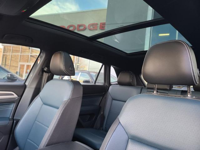 2023 Volkswagen Atlas Cross Sport 2.0T SEL R-Line Black 4MOTION 2023 Volkswagen Atlas Cross Sport 2.0T SEL R-Line Black 4MOTION