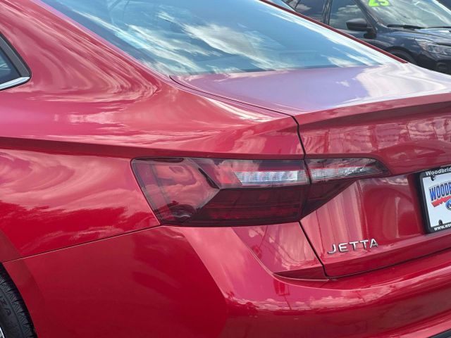 2023 Volkswagen Jetta SE Auto