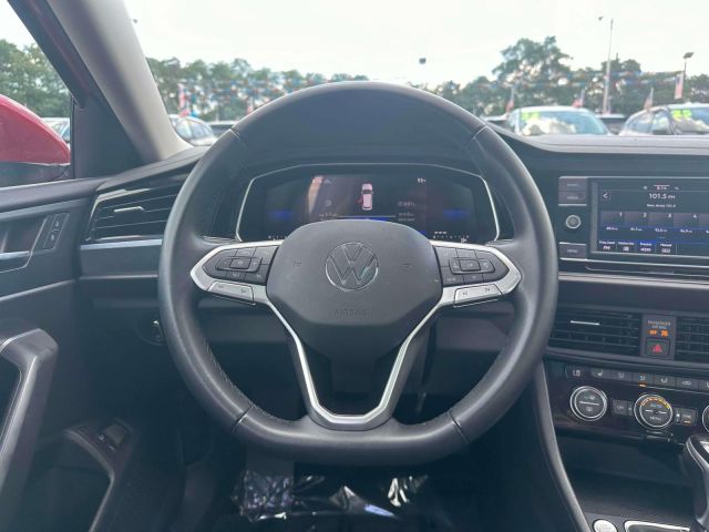 2023 Volkswagen Jetta SE Auto