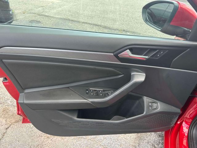 2023 Volkswagen Jetta SE Auto
