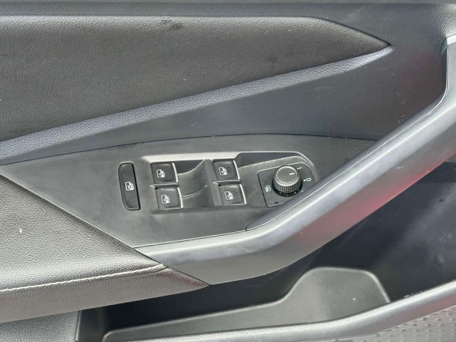 2023 Volkswagen Jetta SE Auto
