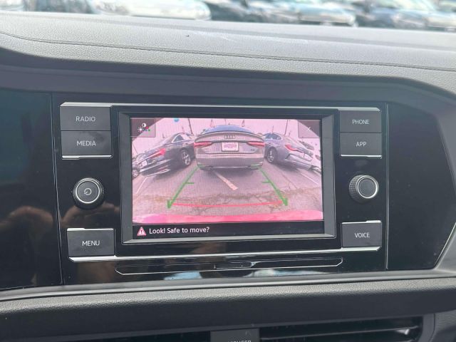 2023 Volkswagen Jetta SE Auto