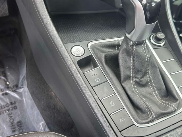 2023 Volkswagen Jetta SE Auto