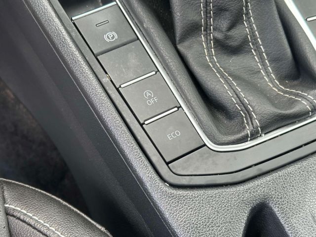 2023 Volkswagen Jetta SE Auto